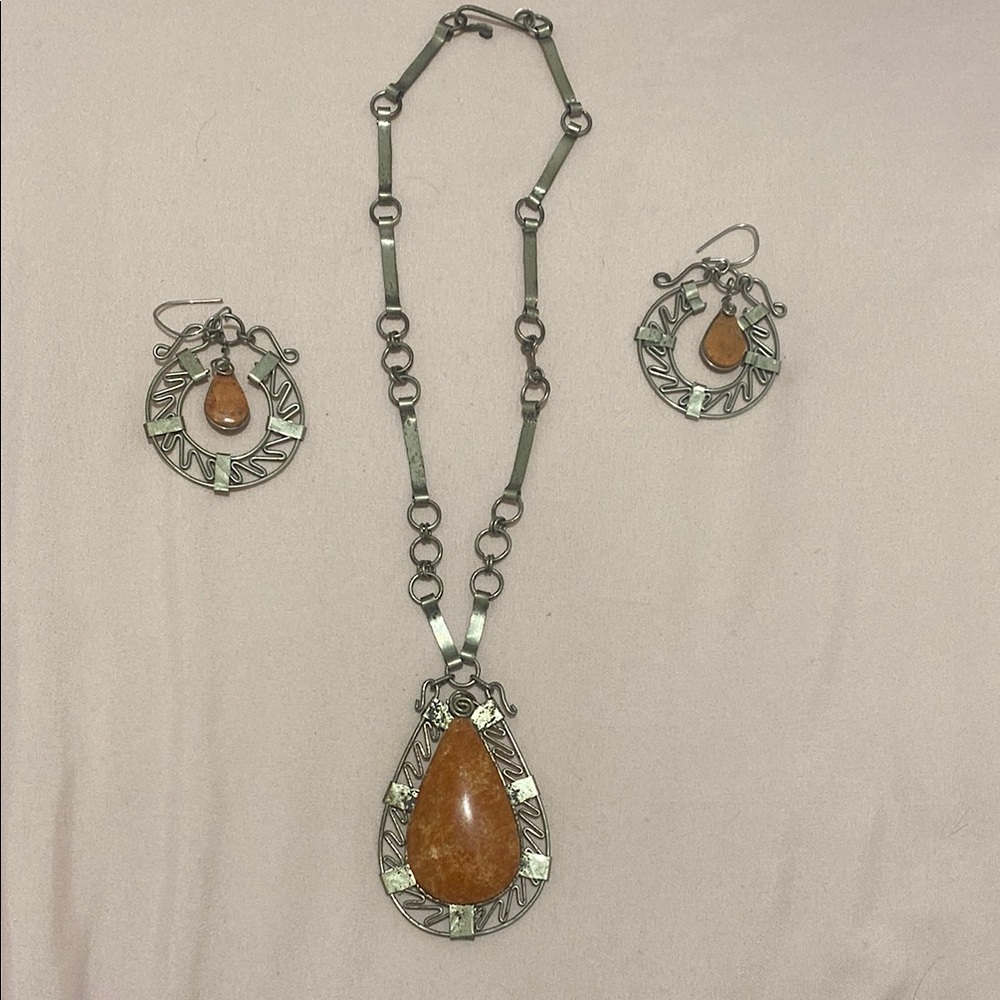 Elegant Silver and Brown Jewelry Set